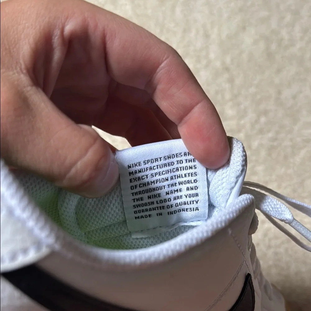 Nike Women’s Court Legacy Sneakers - Picture 8 of 9